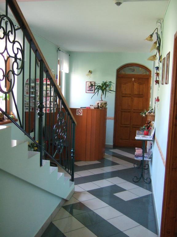 Timarhaz Panzio Bed & Breakfast Szeged Exterior photo